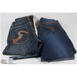 LOT OF 10 PAIRS OF ASSORTED JEANS