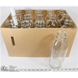 15) 15 GLASS VINTAGE MILK BOTTLES.