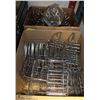 Image 1 : 2 BOXES OF METAL JAM HOLDERS