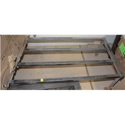 4 FOOT METAL DUNNAGE RACK