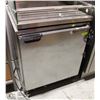 Image 1 : BEVERAGE AIR UNDER COUNTER SINGLE DOOR FREEZER