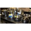 Image 1 : LOT OF STAINLESS STEEL COOKWARE INCL STOCK POTS