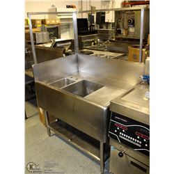 DOUBLE BASIN STAINLESS STEEL SINK 43" X 31" X 66"
