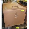 Image 1 : LARGE CAMBRO HOT/COLD TRANSPORT CONTAINER