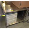 Image 1 : STAINLESS STEEL ENCLOSED TABLE OR EQUIPMENT
