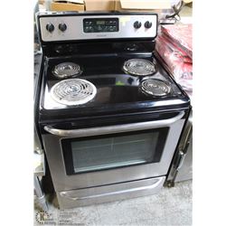 RESIDENTIAL 4 BURNER STOVE WITH OVEN.