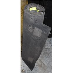 ROLL OF UNKNOWN LENGTH RUNOFF CARPET.