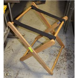 WOOD FOLDING LUGGAGE RACK