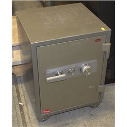 BRAWN SAFE 20" X 19" X 24"