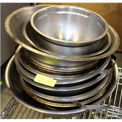 LOT OF VARIOUS MIXING BOWLS