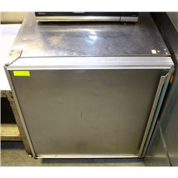 SILVER KING COOLER 27" X 28" X 33"