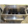 Image 1 : STAINLESS STEEL ICE BIN 36" X 17" X 32"