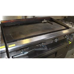 4 BURNER FLAT TOP GRILL 48" X 30" X 11"