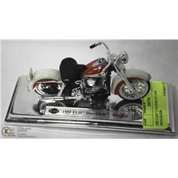 PLASTIC 1:18 HARLEY 1958 DUO-GLIDE.