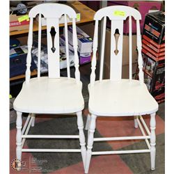 SET  OF 2 WHITE VINTAGE  WOOD CHAIRS