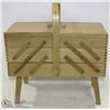 Image 1 : VINTAGE SEWING BOX MADE IN ROMANIA WITH SINGER