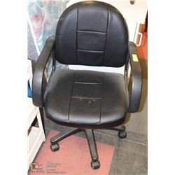 BLACK LEATHERETTE OFFICE CHAIR