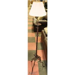 METAL FLOOR LAMP