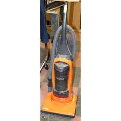 KENMORE 12 AMP UPRIGHT VACUUM