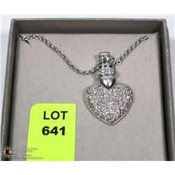 SILVER SPARKLING HEART PENDANT NECKLACE