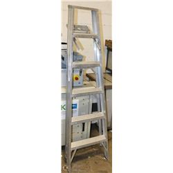 6' ALUMINUM LADDER