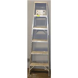 6' ALUMINUM LADDER ON CHOICE