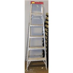 6' ALUMINUM LADDER ON CHOICE