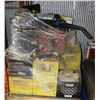 Image 1 : PALLET WITH MASTERCRAFT WET/DRY SHOP VAC WITH