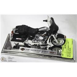1:18 HARLEY FLHT ELECTRA GLIDE.