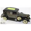 Image 1 : VINTAGE 1928 LINCOLN WITH RADIO MADE IN HONG KONG.