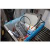 Image 1 : TOTE OF CAR PARTS