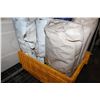 Image 1 : TOTE OF TARPS