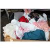 Image 2 : TWO BOXES OF CLOTHES