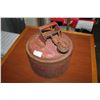 Image 1 : VINTAGE METAL GAS CAN