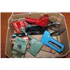Image 1 : TRAY OF STAPLERS AND STAPLES