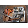Image 1 : TRAY OF ALAN KEYS MINI BENCH VICES AND MICROMETERS