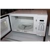 Image 2 : WHITE KENMORE MICROWAVE