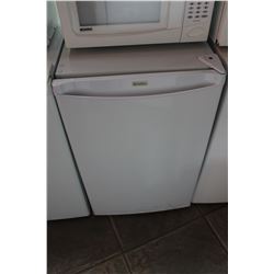 WHITE KENMORE BAR FRIDGE