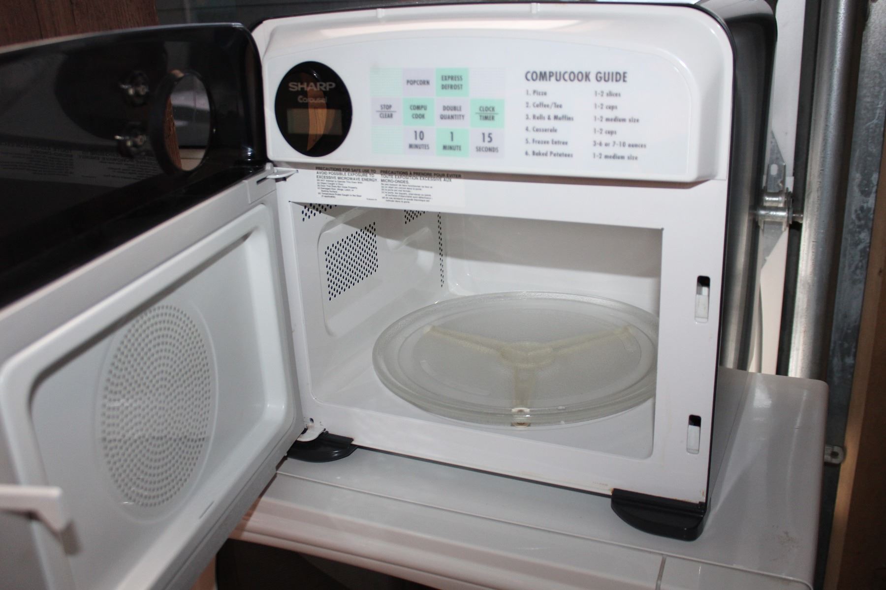 BLACK SHARP CAROUSEL HALF PINT MICROWAVE OVEN