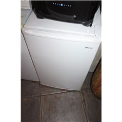 WHITE MAGIC CHEF BAR FRIDGE
