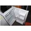 Image 2 : WHITE MAGIC CHEF BAR FRIDGE