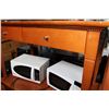Image 2 : MODERN 2 DRAWER MAPLE DESK