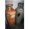 Image 2 : TWO LARGE PROPANE TANKS