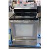 Image 2 : NEW FRIGIDAIRE PROFESSIONAL STAINLESS AND BLACK OVEN WITH FIVE BURNER STOVE
