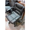 Image 2 : BLACK LEATHER OFFICE CHAIR