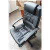 Image 1 : BLACK LEATHER OFFICE CHAIR