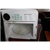 Image 2 : BLACK SHARP CAROUSEL HALF PINT MICROWAVE OVEN