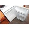 Image 2 : WHITE KENMORE BAR FRIDGE