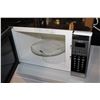 Image 2 : KENMORE STAINLESS 1000WATT MICROWAVE