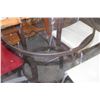 Image 2 : GLASSTOP PATIO TABLE